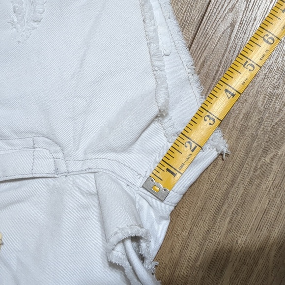 Roxy white distressed Jean Juniors shorts Size 5, NWT - Picture 7 of 10